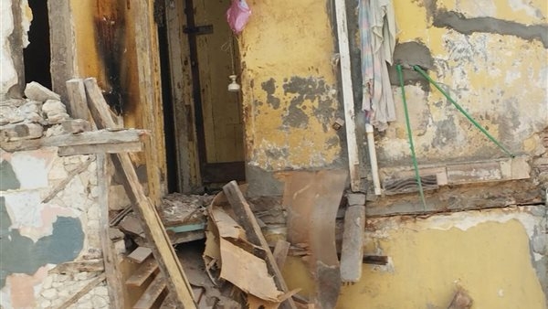 إصابة شخص في انهيار جزء من عقار قديم بالإسكندرية