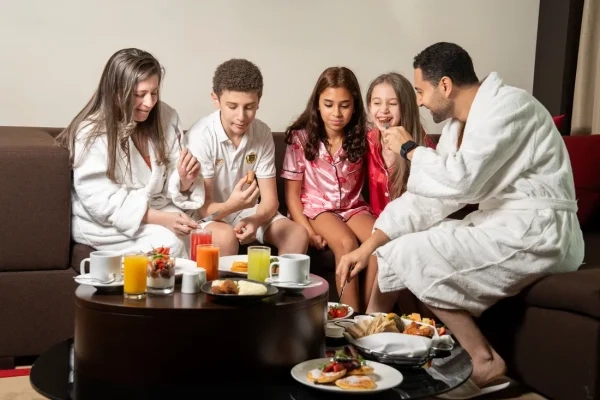 احتفلوا بعيد الأضحى بنكهات أطيب وراحة أكثر في فندق ماريوت الفرسان