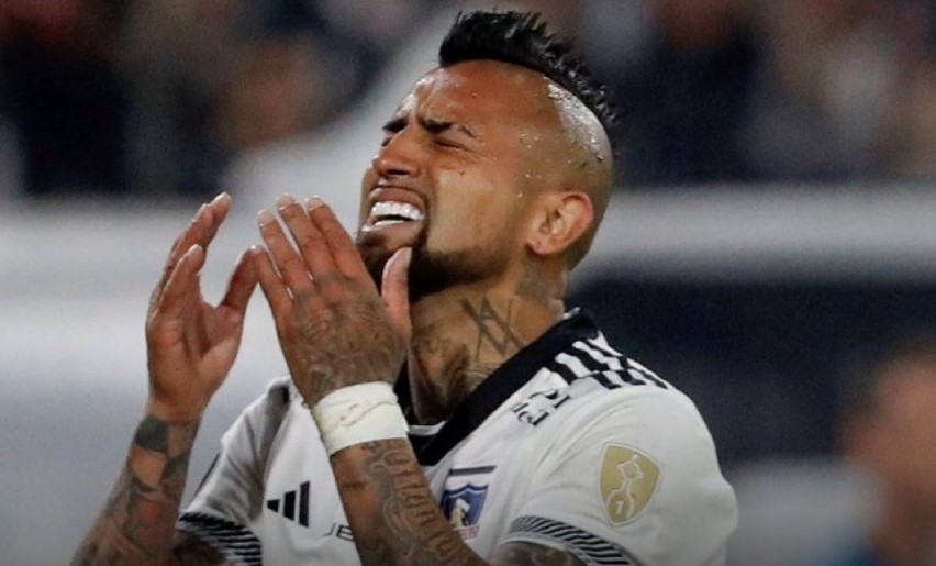 القبض على نجم برشلونة السابق بتهمة الاعتداء الجنسي