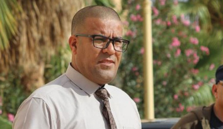 ابن الأغواط ينتصر للغة العربية