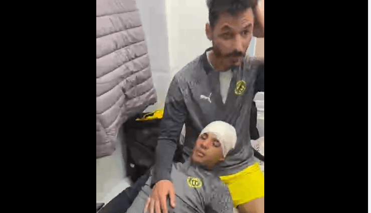بالفيديو.. أجواء مشحونة واعتداءات قبل انطلاق مباراة مستقبل رويسات واتحاد الحراش!