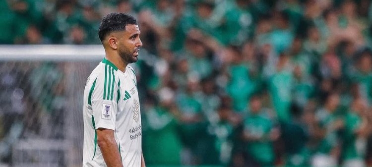 بِالفيديو: تمريرة حاسمة ونهائي آسيوي لـ 'محرز'
