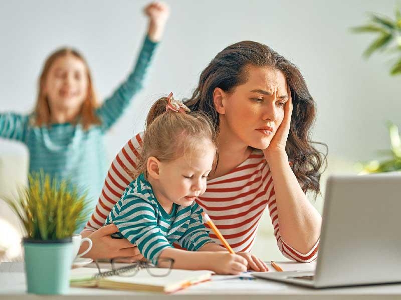 أمهات الأطفال دون الثالثة.. أكثر عرضة للاضطرابات العقلية والصحية