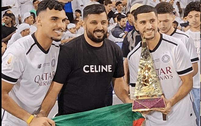 عطال يتوّج بكأس قطر ويحتفل بعلم فلسطين (فيديو)