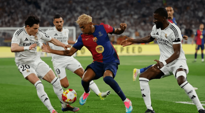 الكشف عن حكم 'الكلاسيكو' المرتقب بين برشلونة وريال مدريد