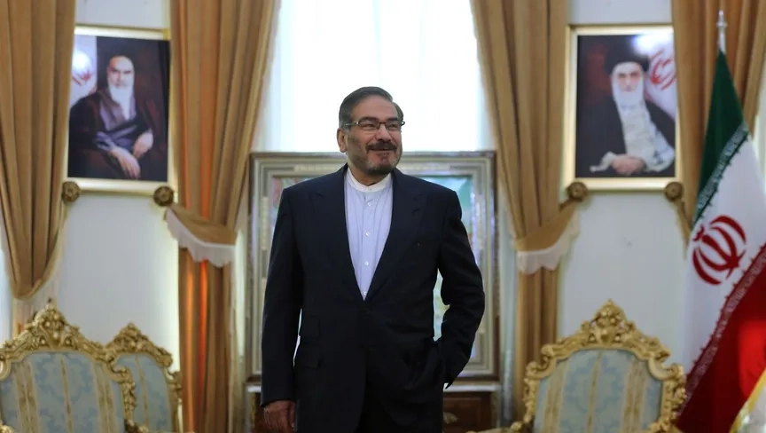نجا من محاولة اغتيال.. شمخاني للمرشد الإيراني: أنا حي وسننتصر