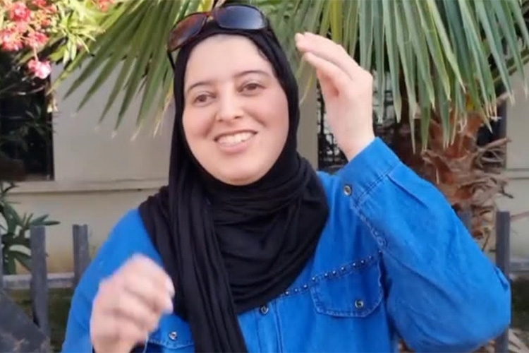'هبة الله' كفيفة تتحدّى إعاقتها وتجتاز امتحان البكالوريا