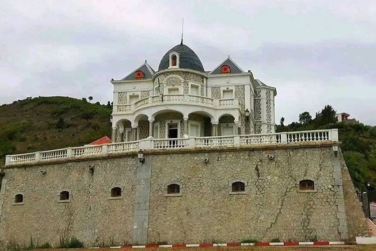 قصر الأميرة بأوقاس… من عربون وفاء إلى "ريفييرا" بجاية