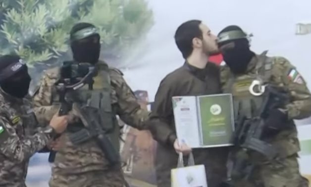 Hamas hands over 6 Israeli captives for releasing 602 Palestinian prisoners