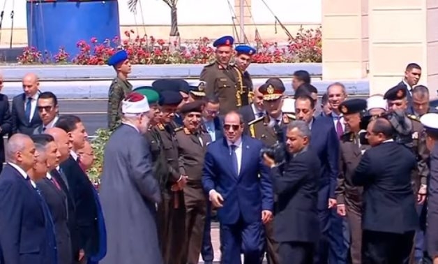 President Sisi checks on national security efforts in meeting with army commanders