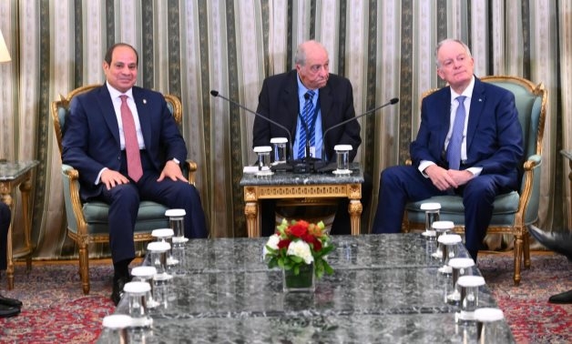 President Sisi meets Greek counterpart Konstantinos Tasoulas in Athens