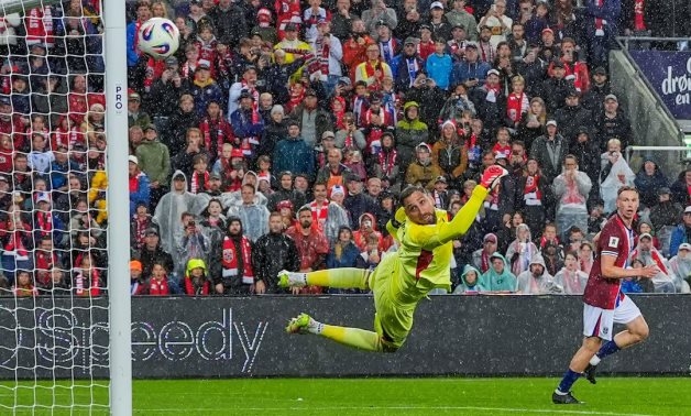 Donnarumma says Italy's form unacceptable after drubbing by Norway