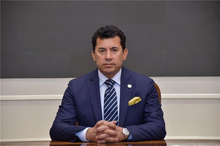 وزير الرياضة يفتتح كأس العالم للسباحة في المياه المفتوحة 2025 بـ«سوما باي»