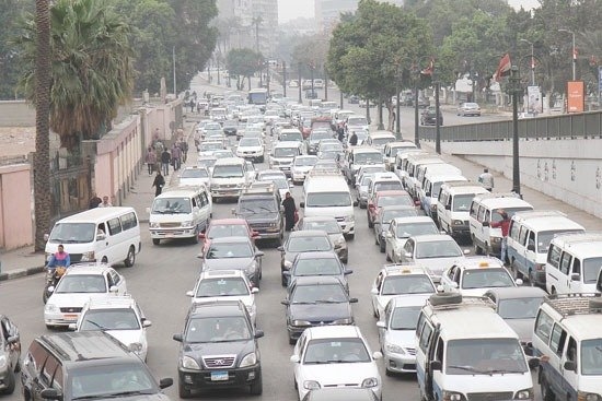 اعرف طريقك.. تباطؤ حركة السير بعدد من محاور القاهرة والجيزة