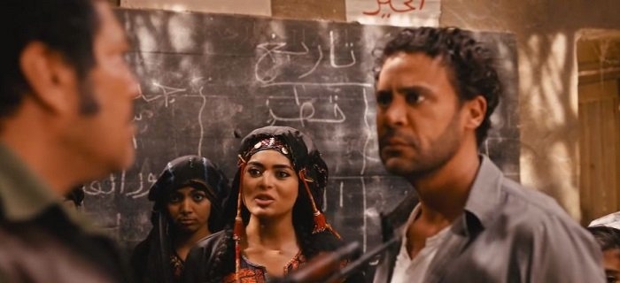 فيلم اللعب مع العيال.. مغامرة لـ مدرس تاريخ انتقل للعيش في الصحراء
