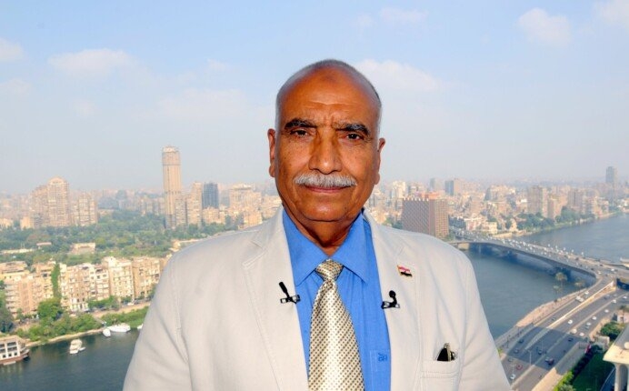 اللواء نصر سالم لـ «الأسبوع»: ظهور حماس بالأسلحة يمكن أن يعطي إسرائيل الذريعة لتواصل الحرب مرة أخرى