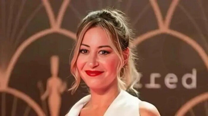 منة شلبي تتغزل بجمال يوسف الشريف: «والله احلوينا»