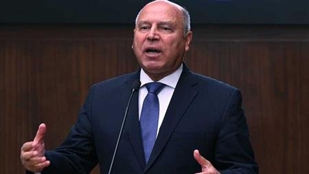وزير النقل يتفقد الخط الثاني للقطار الكهربائي السريع