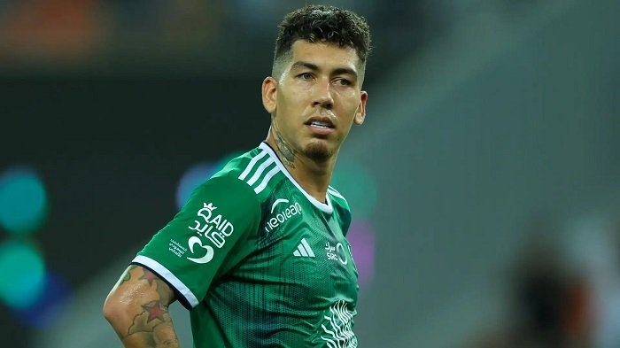 البرازيلي فيرمينو يقترب من السد القطري