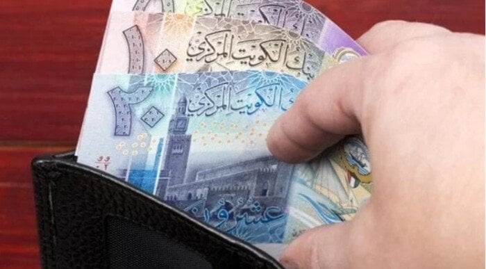سعر الدينار الكويتى اليوم الإثنين 21 يوليو 2025 فى البنوك بيعًا وشراءً