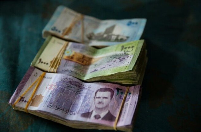سعر صرف الليرة السورية مقابل الدولار اليوم الخميس 15مايو 2025