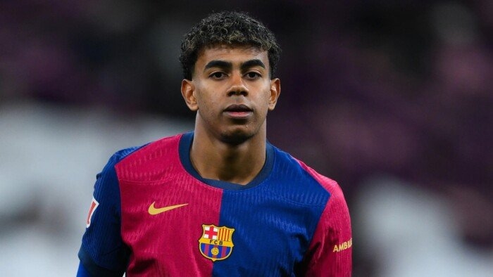 «لامين يامال» في الهجوم.. تشكيل برشلونة ضد ريال بيتيس في الدوري الإسباني