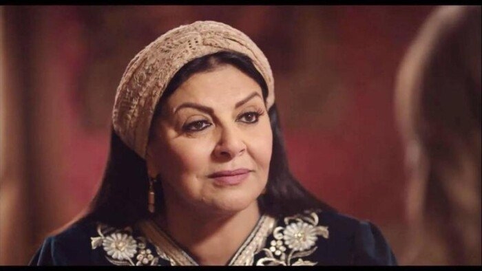 « لابسة بدل رقص محتشمة».. هالة صدقي تدافع عن مي عمر في مسلسل «إش إش»