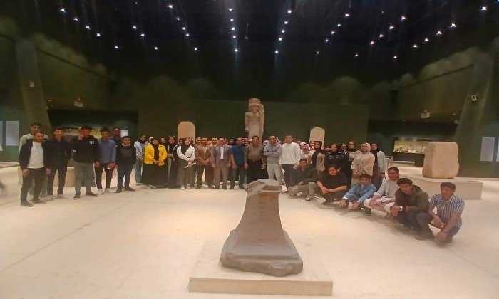 متحف سوهاج القومي يستقبل طلاب كلية الآثار في جوله إرشادية للتعرف علي مقتنياته