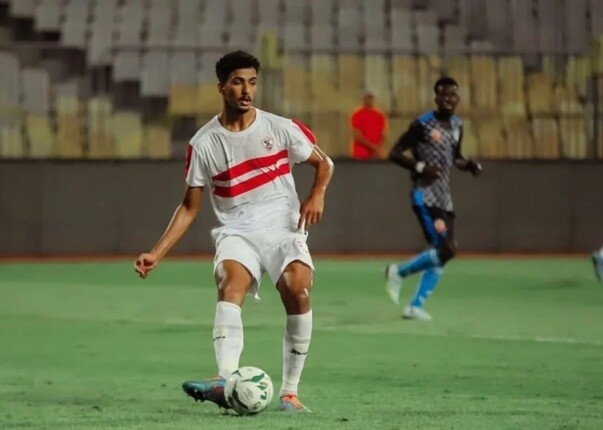 حسام عبد المجيد يتمسك بالاحتراف ويخطر مسئولي الزمالك بقراره