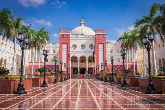 الجامعة البريطانية في مصر تفوز بجائزة الاستدامة العالمية للطلاب لعام 2025