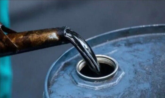 النفط يقلص من خسائره وسط إعلان هدنة إيران وإسرائيل