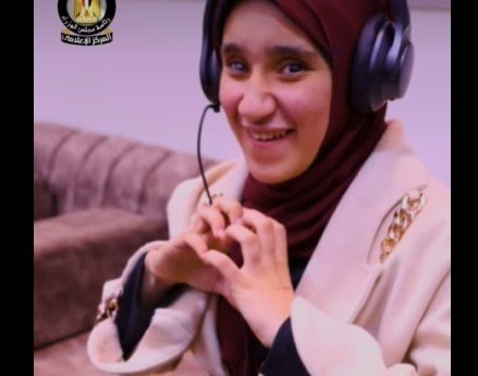 «الوزراء» يحقق حلم طالبة من ذوي الهمم في «لاب توب» ومنحة لدراسة البرمجة