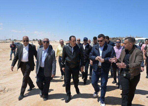 رئيس الوزراء يتفقد مشروع مارينا By The Lake M8 بالعلمين الجديدة