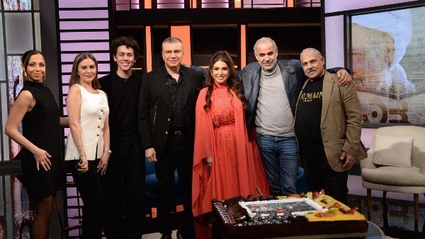 عمرو الليثي يستضيف روجينا وأسرة مسلسل حسبة عمري في هذا الموعد