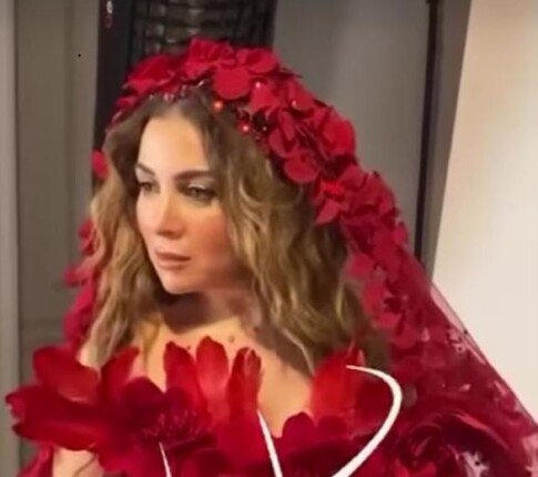 «الزيوت الطبيعية».. مي عز الدين تكشف روتين عنايتها ببشرتها