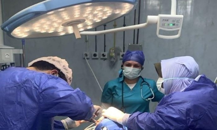 نجاح عملية جراحية دقيقة لطفل رضيع في مستشفى قويسنا المركزي