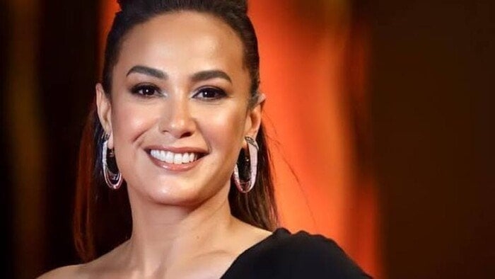 شبراوية جدعة.. مدحت العدل يعلق على أزمة هند صبري بعد طلب ترحيلها