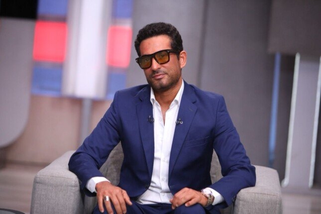 عمرو سعد يعلن عن الانتهاء من تصوير «الغربان»