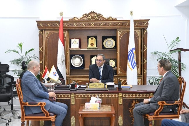 قنا تُنشئ منطقة حرفية متطورة بـ 412 مليون جنيه.. المحافظ يتابع التنفيذ لتوفير فرص العمل
