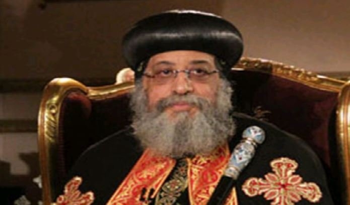 لتعزيز روح الوطنية.. رئيس جامعة حلوان يهنئ البابا تواضروس الثاني والأخوة المسيحيين بعيد القيامة المجيد