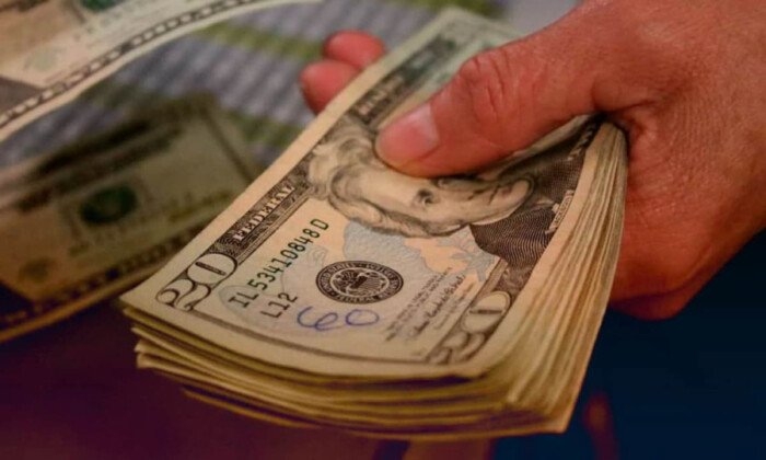 قبل اجتماع البنك المركزي.. سعر الدولار الآن في مصر مقابل الجنيه