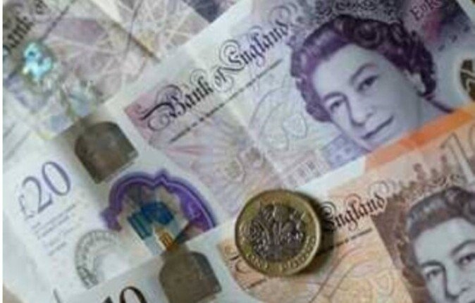 الجنيه الإسترليني يستقر عند 1.34 دولار مع بقاء بنك إنجلترا على موقفه