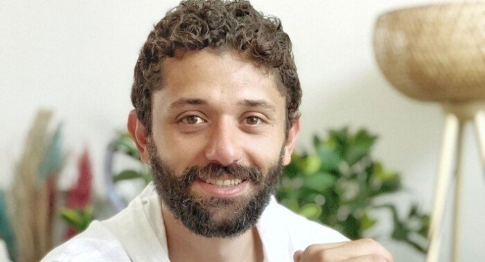 كريم محمود عبد العزيز يدعو إلى اختفاء السوشيال ميديا.. هكذا رد عليه المتابعون