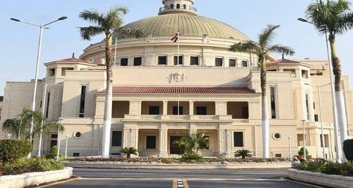 مع اقتراب الدراسة بها.. تعرف على البرامج الدراسية بكليات جامعة القاهرة الأهلية