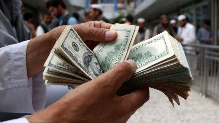 سعر الدولار مقابل الجنيه في نهاية تعاملات اليوم الأربعاء 14 مايو 2025