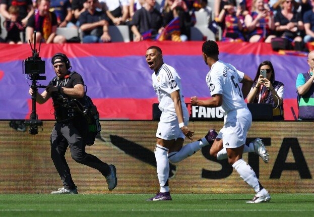 برشلونة ضد الريال.. مبابي يوقع على الهاتريك ويقلص الفارق للميرنجي «فيديو»