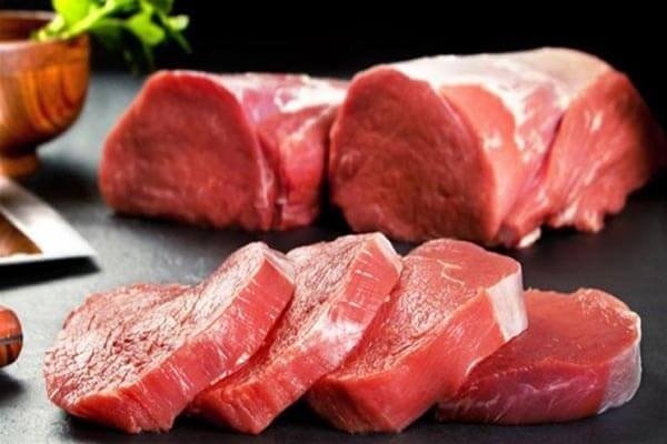 اللحوم المستوردة تكتسح السوق مع دخول عيد الأضحى 2025