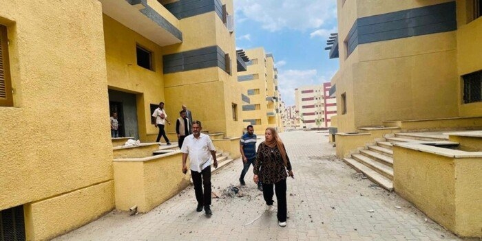 مسئولو الإسكان يتفقدون أعمال التطوير بمنطقة أرض مطار إمبابة