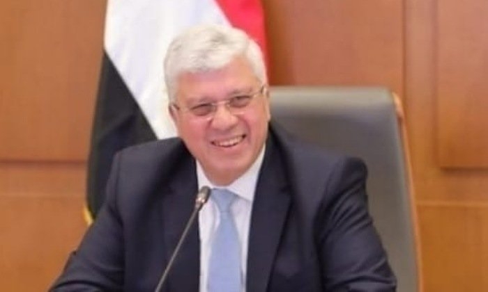 عاشور: برنامج «جسور التنمية» يعكس التزام الدولة بربط العقول المصرية في الداخل والخارج