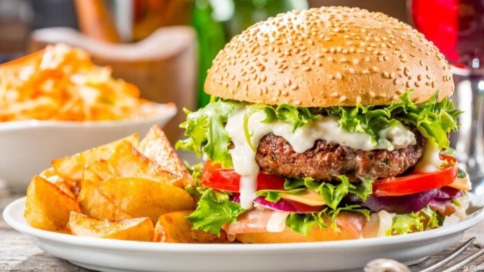 أحلى من المطاعم.. طريقة عمل البرجر في المنزل